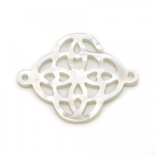 White mother-of-pearl, in shape of openwork celtic pattern, 18x24mm x 1pc