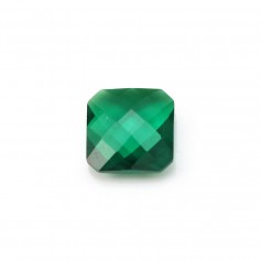 Synthetic corundum in the shape of square, green, 8mm, x 1pc