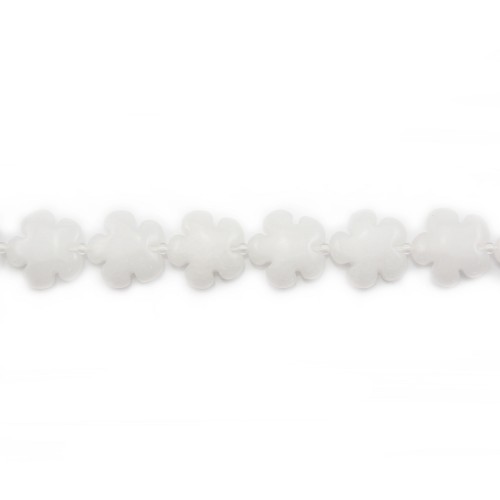 Jade blanc string in Flower 20mm x 2pcs