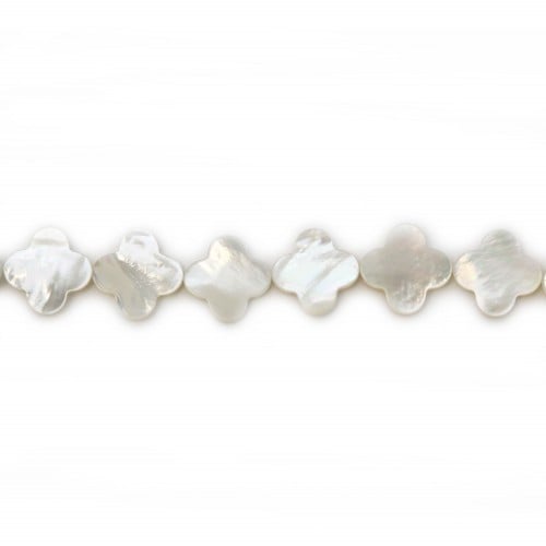 White mother-of-pearl clover beads 18mm x 1pc