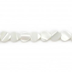 Weißes Perlmutt in Herzform auf Draht 8mm x 40cm