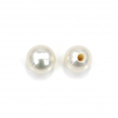 Freshwater white cultured pearls in round shaped, half drilled, in size of 3.5-4mm x 2pcs
