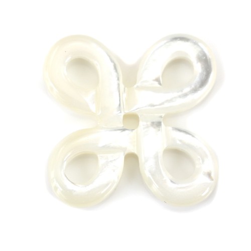 White mother-of-pearl chinese knot 18.50mm x 1pc