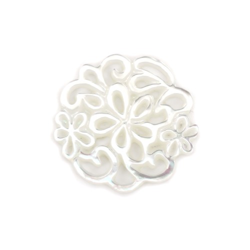 Weißes Perlmutt mit durchbrochenem Blumenmuster 18mm x 1St