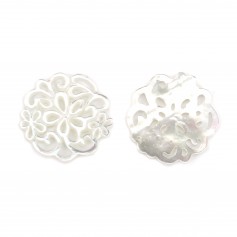 White openwork mother-of-pearl floral design 18mm x 1pc