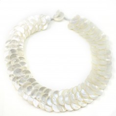 Necklace white shell 