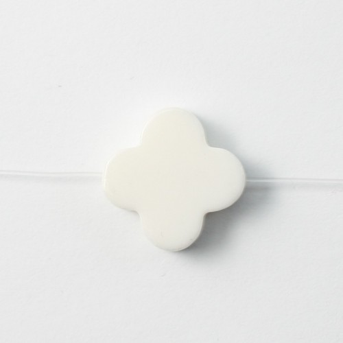 white agate clover 16mm