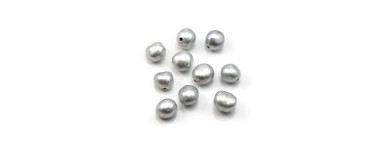 Freshwater cultured Pearls with large drilling