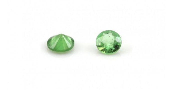 Tsavorite: History, Origin, Composition, Virtues, Meaning and Recharging of the stone