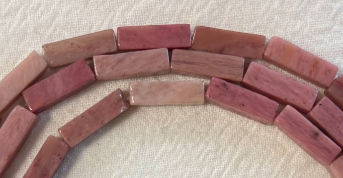 Rhodonite: Virtues, composition, history, origin and purification of the stone